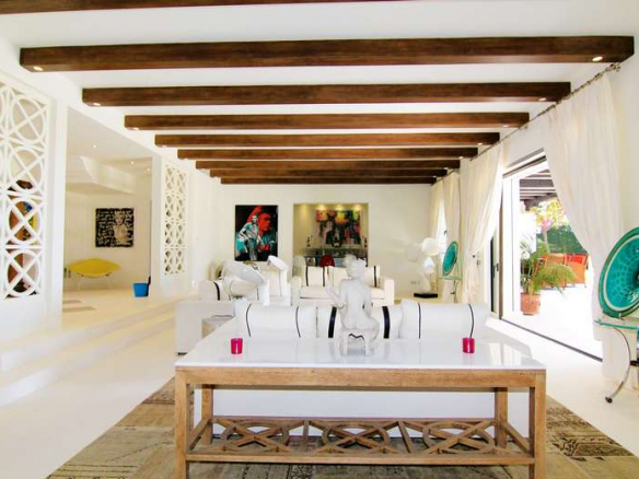 Reduced 🏰 Estepona Beachfront Mansion: A Dream Residence on an Extensive Plot 🌊🌴