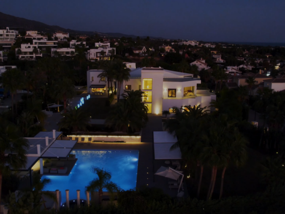 OFF MARKET Nueva Andalucia – Mansion -Tennis -Spa