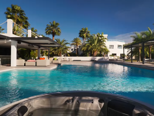 OFF MARKET Nueva Andalucia – Mansion -Tennis -Spa