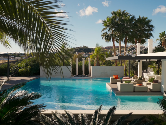 OFF MARKET Nueva Andalucia – Mansion -Tennis -Spa