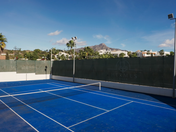 OFF MARKET Nueva Andalucia – Mansion -Tennis -Spa