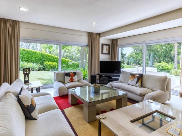 Nueva Andalucia villa 1st line Golf for Sale & Rent.