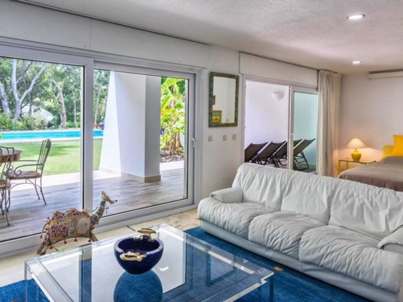Nueva Andalucia villa 1st line Golf for Sale & Rent.