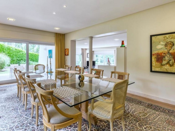 Nueva Andalucia villa 1st line Golf for Sale & Rent.