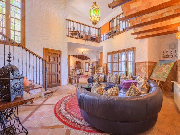 Ojen Finca +300.000m2 Plot – 8 Bed Country House for sale