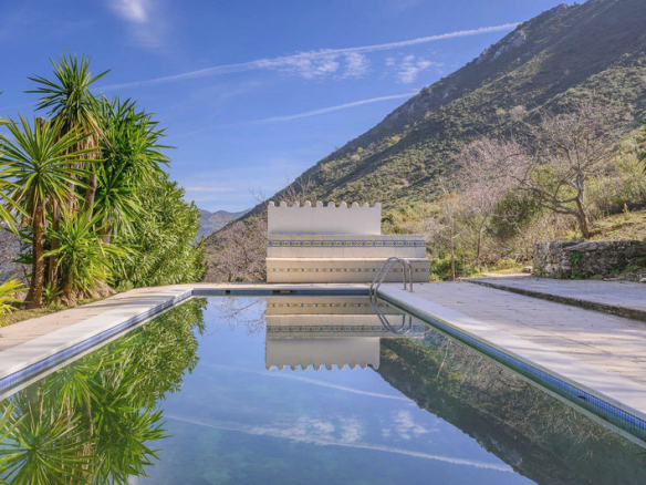 Ojen Finca +300.000m2 Plot – 8 Bed Country House for sale