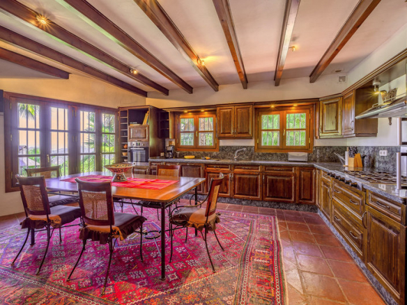 Ojen Finca +300.000m2 Plot – 8 Bed Country House for sale