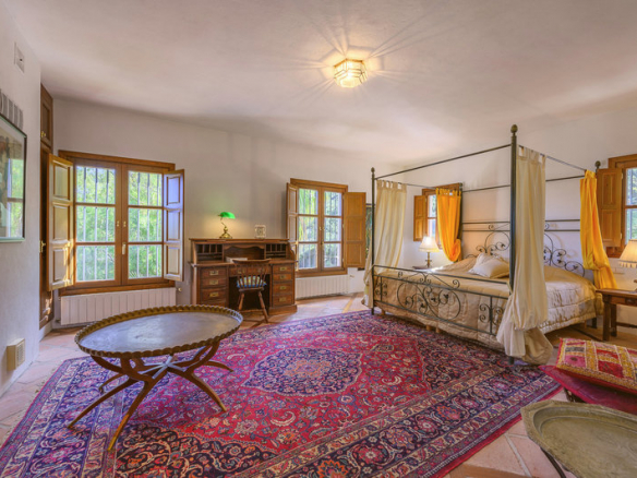 Ojen Finca +300.000m2 Plot – 8 Bed Country House for sale