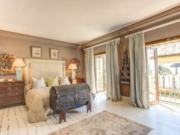 Marbella – Beachfront Mansion  for Sale & Rent
