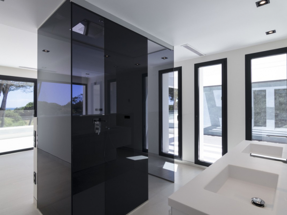 Beach villa – Marbella East 6bedroom modern villa for sale
