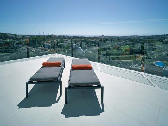 Nueva Andalucia – Contemporary villa – Panoramic views