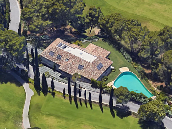 Marbella villa for sale & rent in a private urbanization