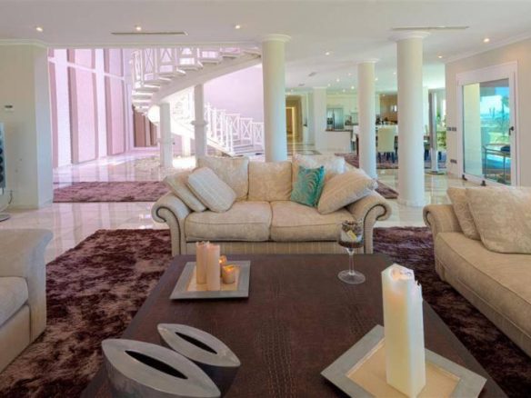 Marbella East – Beachfront  Mansion for sale