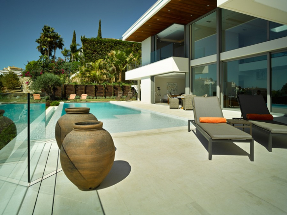 Nueva Andalucia – Contemporary villa – Panoramic views
