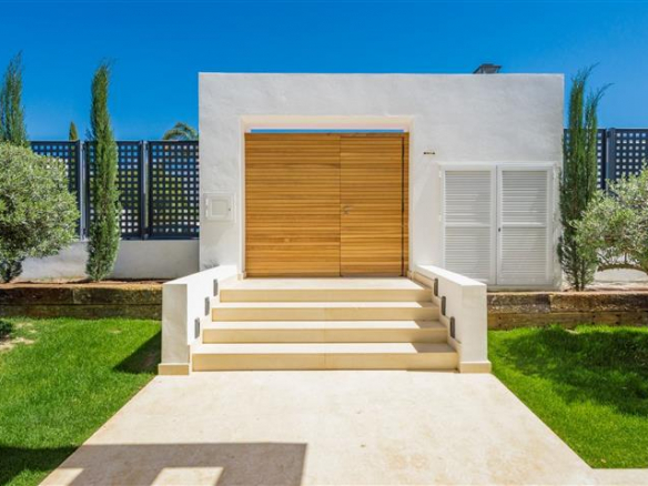 SOLD – Nueva Andalucia – Modern villa – Sea Views