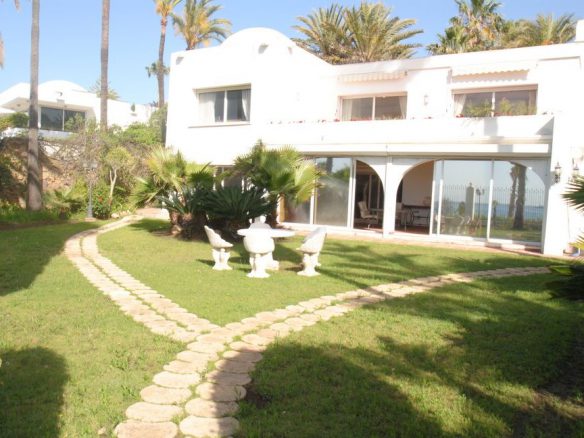 Golden mile Marbella.Build a beachfront Hotel.
