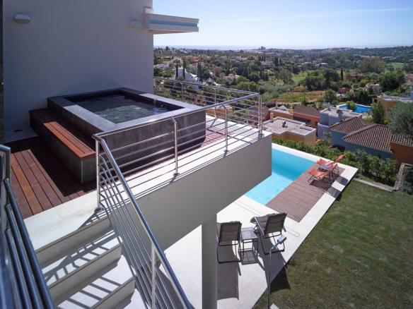 Nueva Andalucia – Contemporary villa – Panoramic views