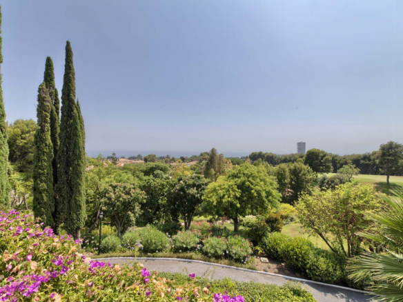 Marbella East – Villa with sea views.