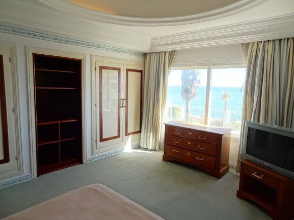 Golden mile Marbella.Build a beachfront Hotel.