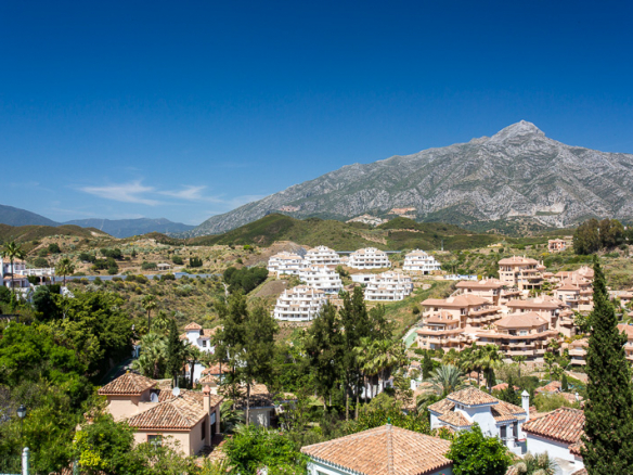 Nueva Andalucia Luxury hilltop apartments and penthouses