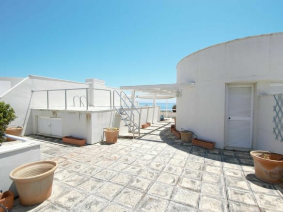 Bank  repo – Estepona Beachfront Penthouse for sale