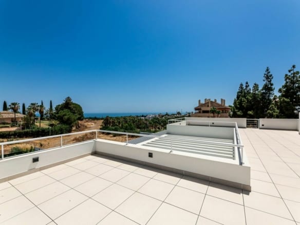 Golden Mile –  Modern villa – Sea views – Turnkey