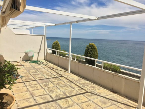 Bank  repo – Estepona Beachfront Penthouse for sale