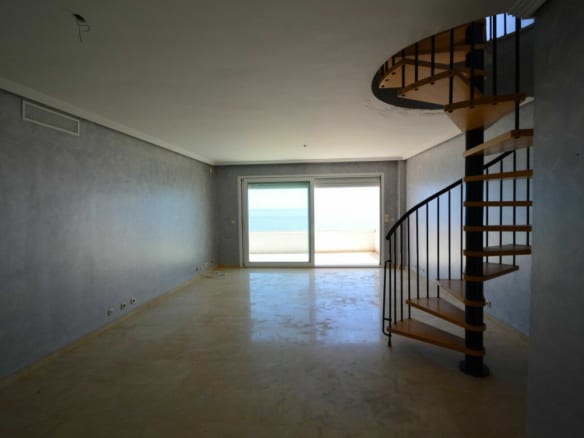 Bank  repo – Estepona Beachfront Penthouse for sale