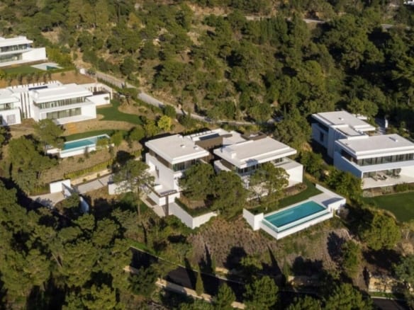 SOLD – Benahavis –  New Modern Quality Villas – Gated