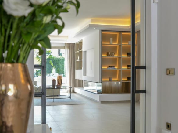 Nueva Andalucia 7 bedroom reformed villa for sale
