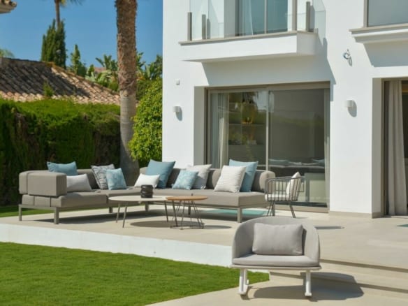 Nueva Andalucia 7 bedroom reformed villa for sale