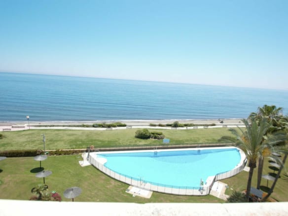 Bank  repo – Estepona Beachfront Penthouse for sale