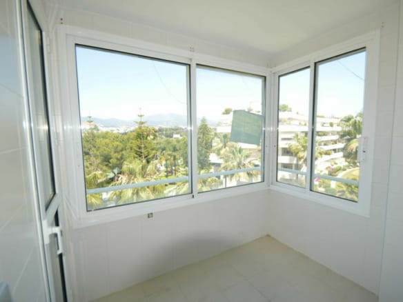 Bank  repo – Estepona Beachfront Penthouse for sale