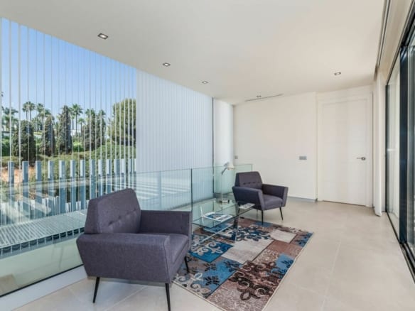 Golden Mile –  Modern villa – Sea views – Turnkey