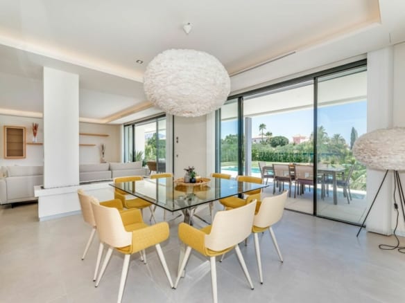 Golden Mile –  Modern villa – Sea views – Turnkey
