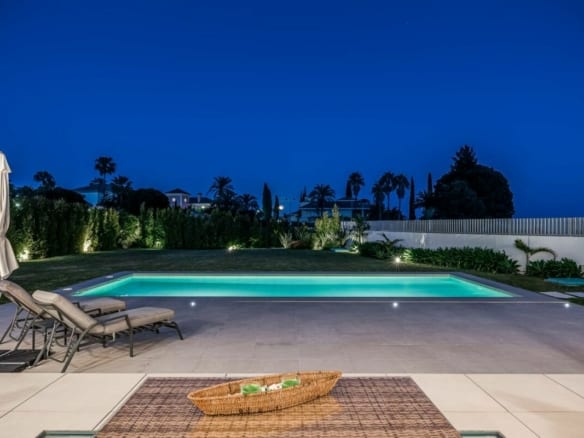 Golden Mile –  Modern villa – Sea views – Turnkey