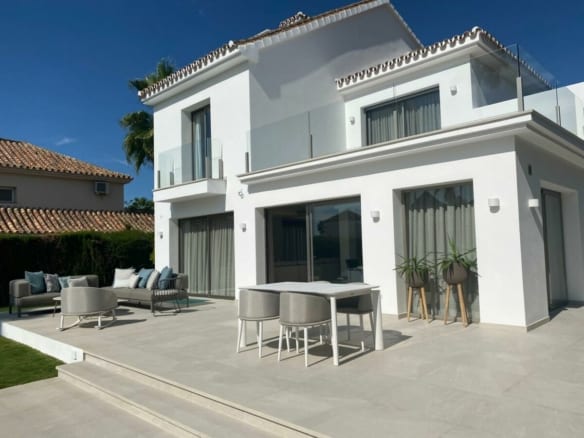 Nueva Andalucia 7 bedroom reformed villa for sale
