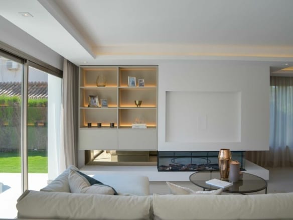 Nueva Andalucia 7 bedroom reformed villa for sale
