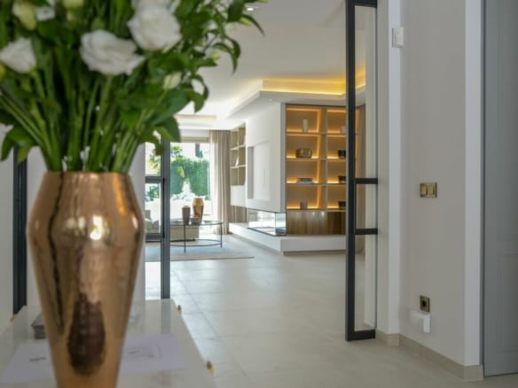 Nueva Andalucia 7 bedroom reformed villa for sale