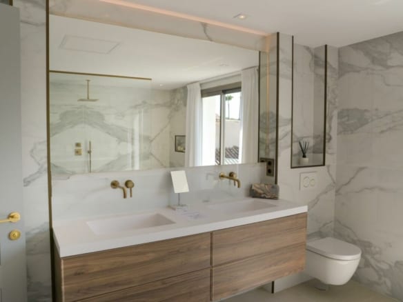 Nueva Andalucia 7 bedroom reformed villa for sale
