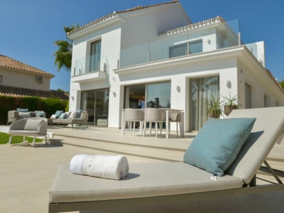 Nueva Andalucia 7 bedroom reformed villa for sale
