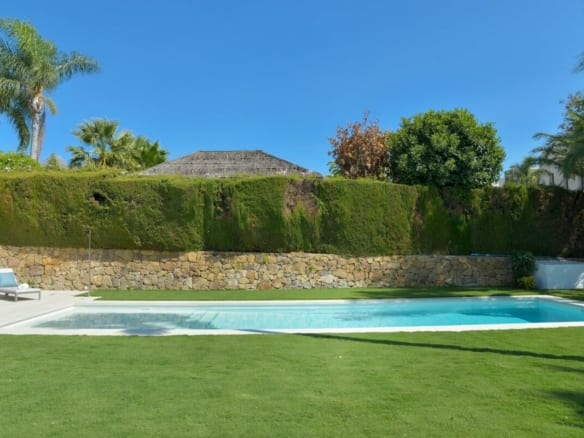 Nueva Andalucia 7 bedroom reformed villa for sale