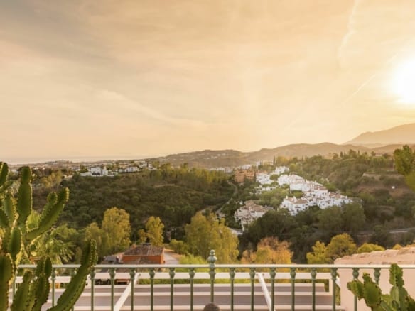 Benahavis – Luxury 5B Penthouse – Panoramic Views
