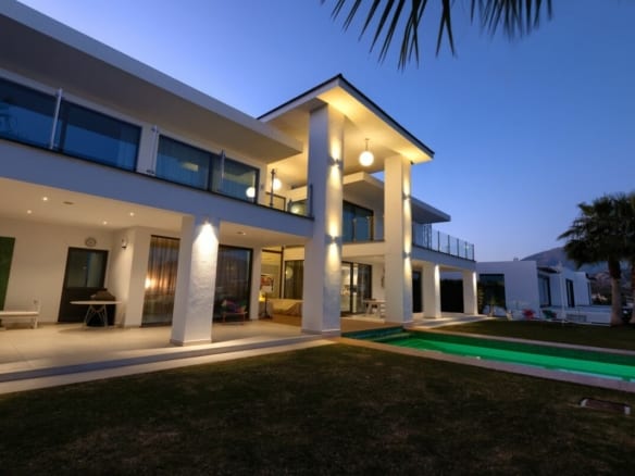 Benahavis – Contemporary Modern quality Villa for sale