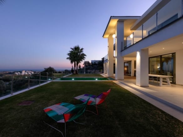 Benahavis – Contemporary Modern quality Villa for sale