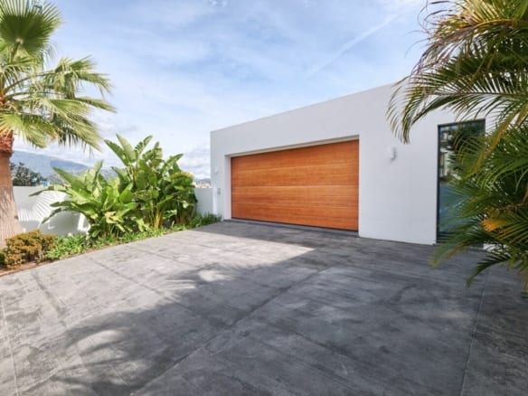 Benahavis – Contemporary Modern quality Villa for sale