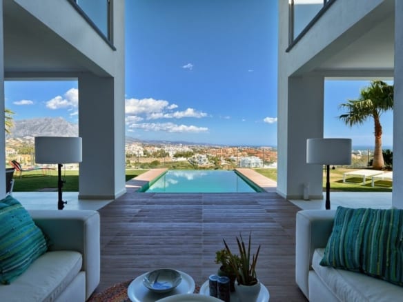Benahavis – Contemporary Modern quality Villa for sale