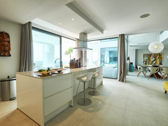 Benahavis – Contemporary Modern quality Villa for sale