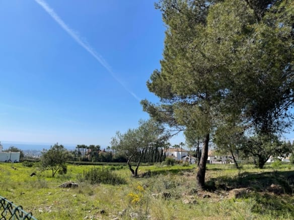 Golden Mile – Large plot for sale
