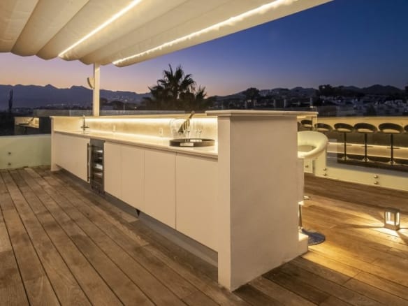 Marbella East – Modern 6bed Beach front villa
